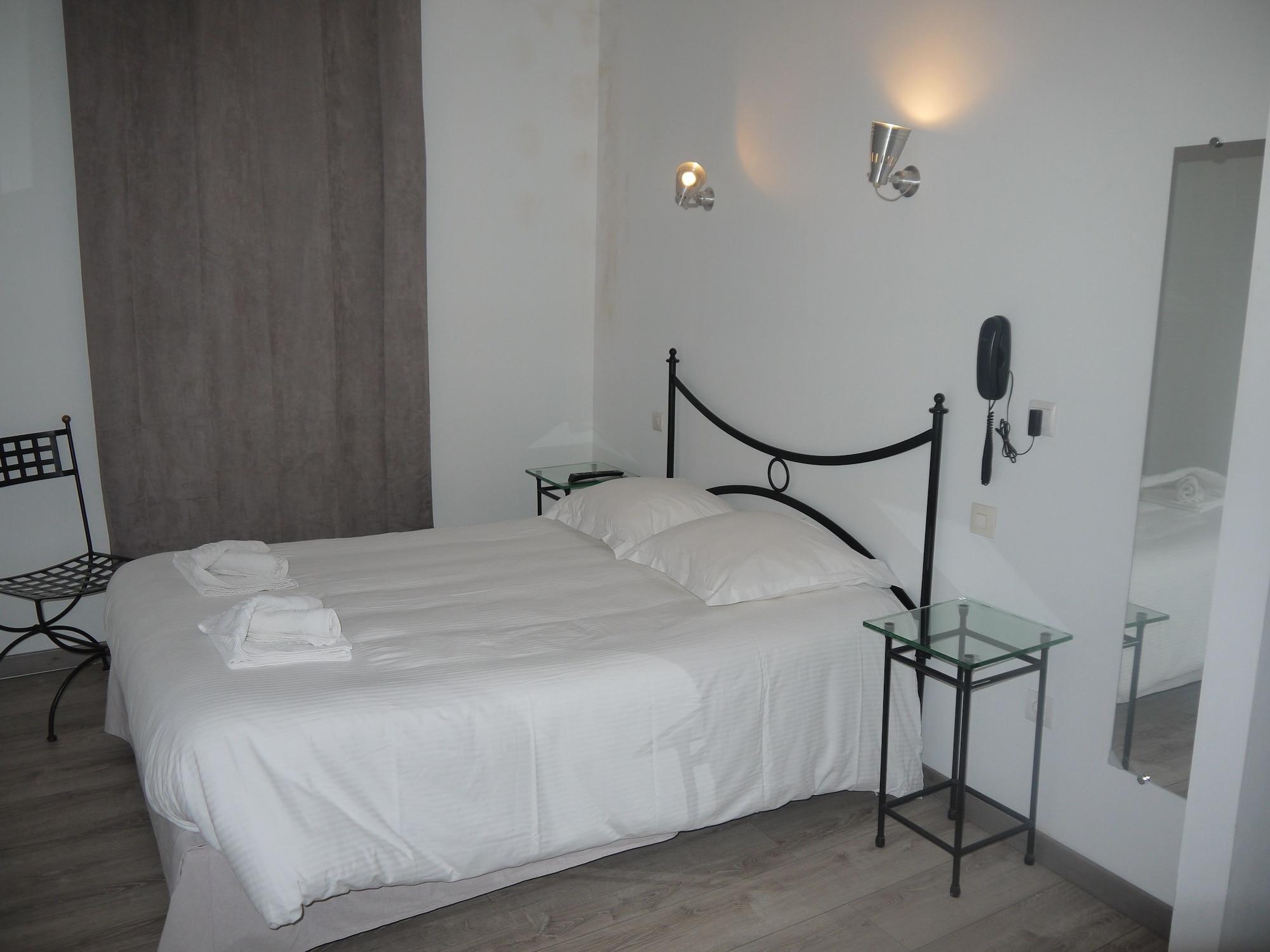 Hotel Portalet Hyeres Luaran gambar