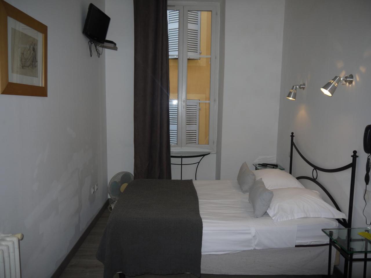 Hotel Portalet Hyeres Luaran gambar