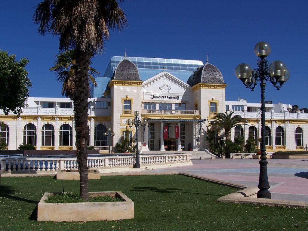 Hotel Portalet Hyeres Luaran gambar
