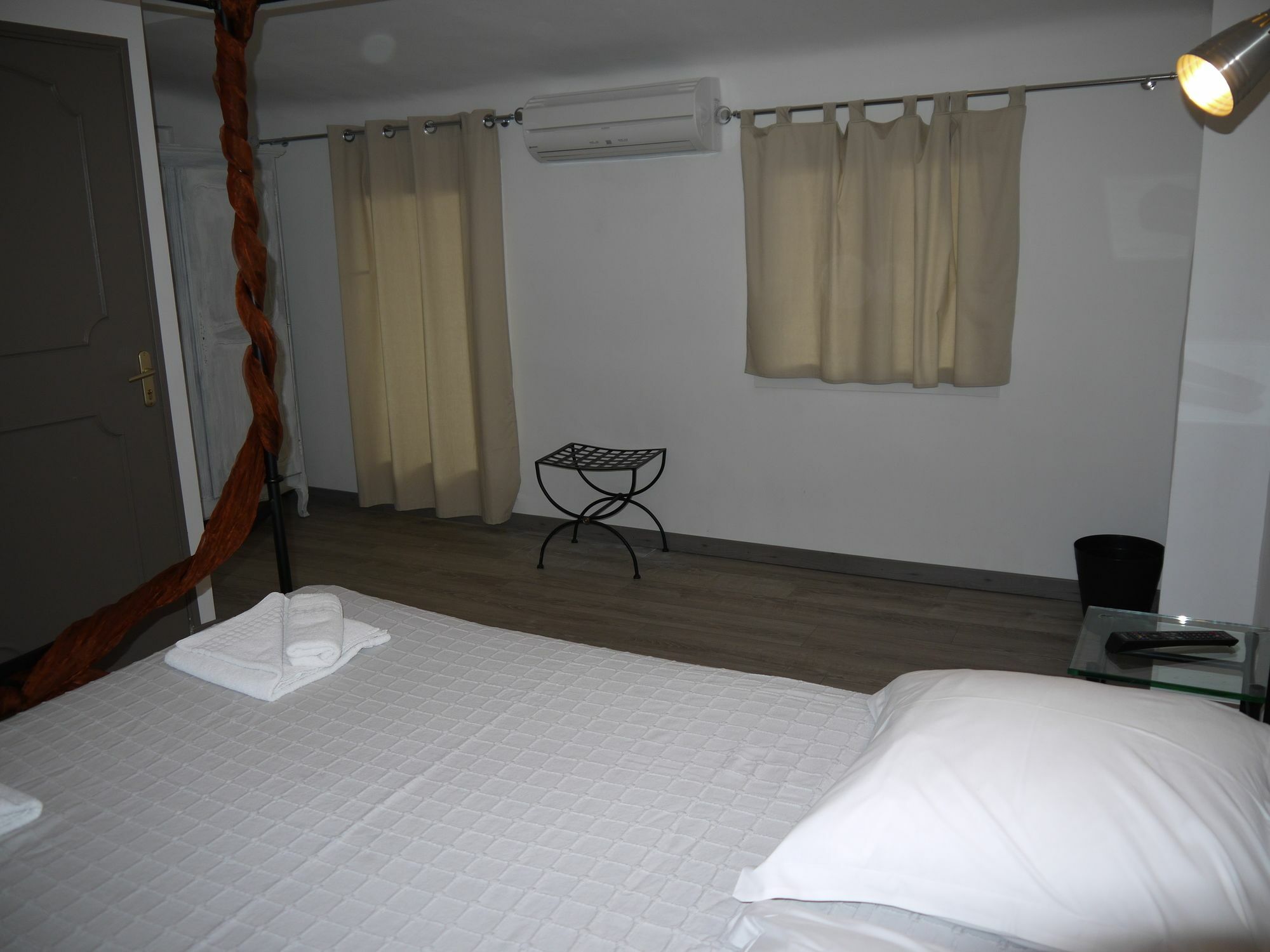Hotel Portalet Hyeres Luaran gambar