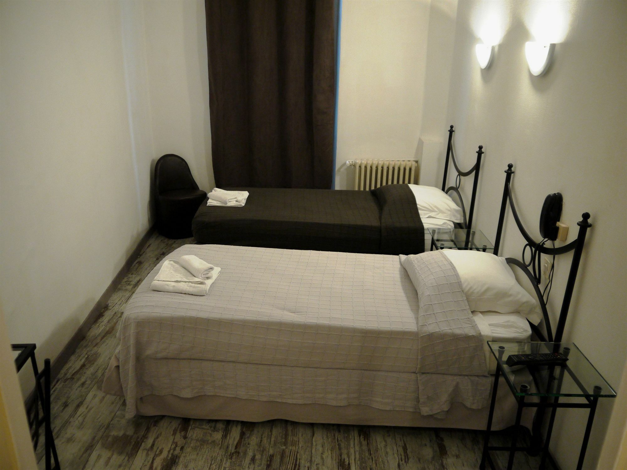 Hotel Portalet Hyeres Luaran gambar